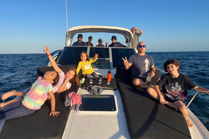 1 Hour Cabo Highlights on a 33ft Luxury Yacht - The cruise past Cabo’s main beach area, where the energy lives