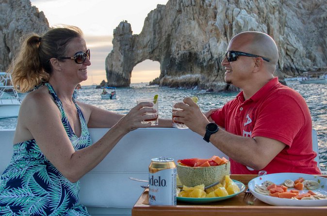 1 Hour Cabo Highlights on a 33ft Luxury Yacht - Safety and crowd reality at the arch area