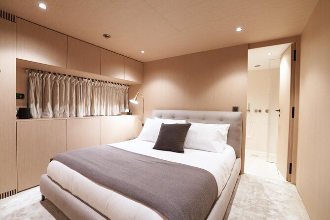 108 ft Neoprene Overmarine Yacht - Price and Value: $6,612 Per Group for Up to 10 People