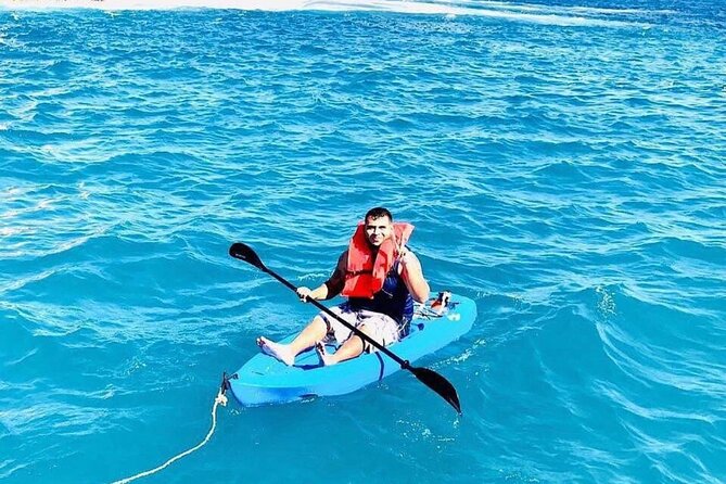 3 hour Snorkeling and Catamaran in Cabo San Lucas - The open bar, music, and the vibe on a shared catamaran