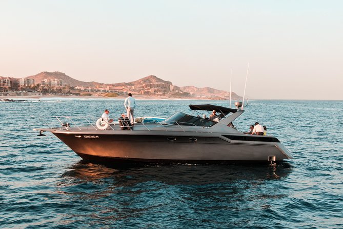 4-hour Private Yacht Cruise in Cabo - Drinks and snacks: what the onboard open bar really means