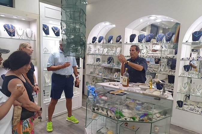 Art Walk Tour in Los Cabos - The chocolate factory stop: a break that feels part of the story
