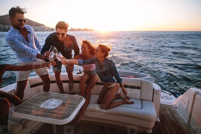 Cabo Arch Sunset Yacht Tour - Dinner & Drinks — Up to 18 Guests - The Cabo Arch Stop: El Arco Photos and Sea Life Vibes