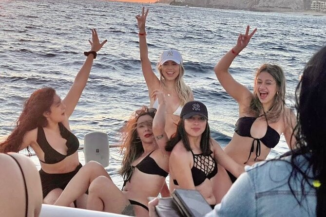 Cabo Arch Sunset Yacht Tour - Dinner & Drinks — Up to 18 Guests - Captains, Music, and That Relaxed Private-Yacht Feeling