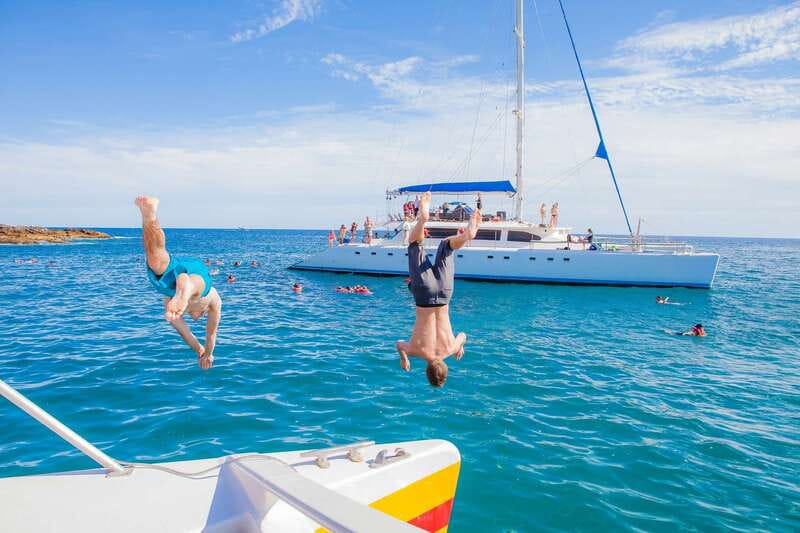 Cabo Catamaran Snorkel: Arch & Santa Maria, Open Bar, Snacks - Cabo Catamaran La Princesa: Meeting Point and First Steps