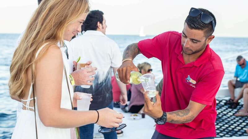 Cabo San Lucas: 2 Hour Sunset Cruise with Food and Wine - Jazz soundtrack and sunset timing: how to get the best views