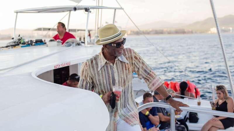 Cabo San Lucas: 2 Hour Sunset Cruise with Food and Wine - Price and value: what $138 covers, and when it feels worth it