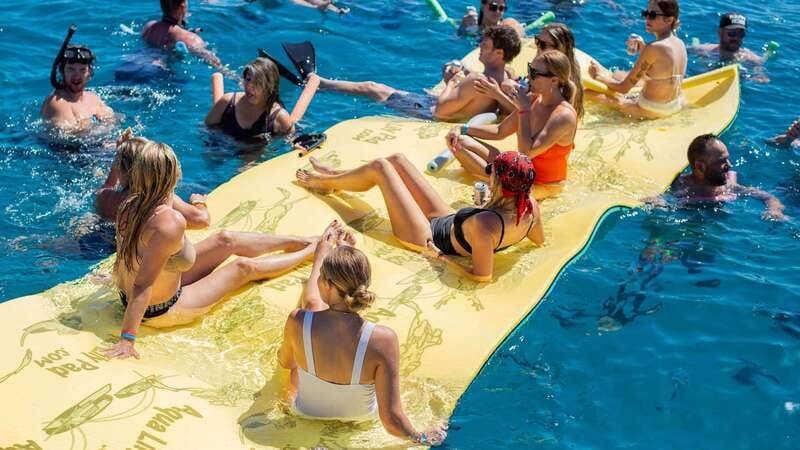 Cabo San Lucas: 4-Hour Snorkeling Cruise with Open Bar - Open bar and the onboard feel during the sail