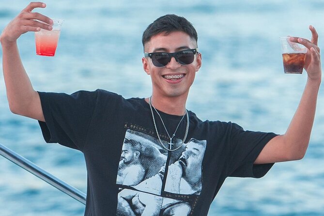 Cabo San Lucas Boat Tour with Snorkeling, Open Bar, and Lunch - Key highlights worth knowing