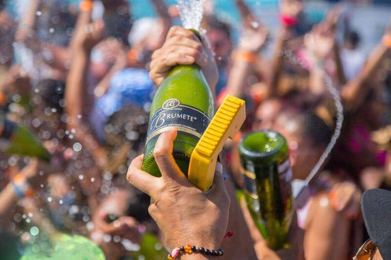 Cabo San Lucas: Hip Hop Boat Party with Unlimited Drinks - Should you book the Cabo Wave hip hop boat party?