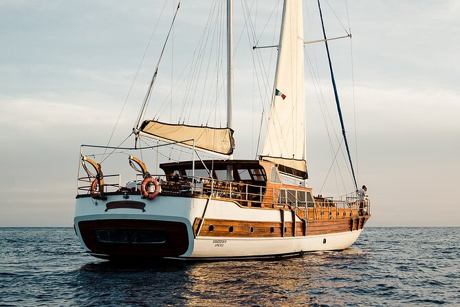 Cabo San Lucas Luxury Sailing Yacht and Dinner with a Chef - Small risks to plan for before you go