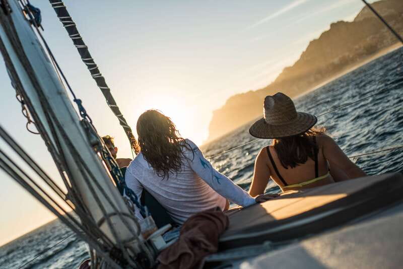 Cabo San Lucas: Private 38-Foot Sailing Boat - What’s Included: Gear, Towels, Food, Drinks, and Seasonal Wetsuits