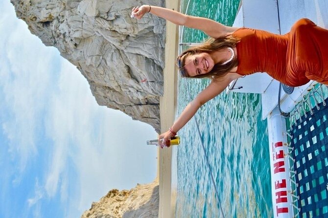 Cabo San Lucas Sunset Cruise with Unlimitted Drinks - El Arco: the photo stop you’ll be glad you took
