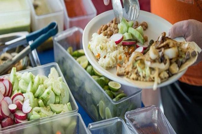 Cabo San Lucas Sunset Dinner Cruise with Open Bar - Dinner on deck: fajitas buffet rhythm and what you actually eat