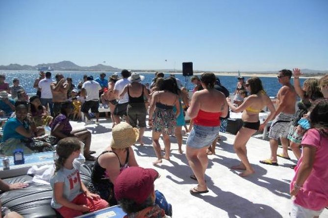 Cabo San Lucas Sunset Dinner Cruise with Open Bar - Seating, crowds, and how to get a better spot