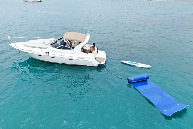 Cabo San Lucas Yacht Rental all inclusive - The crew: who you want calling the shots on your boat day