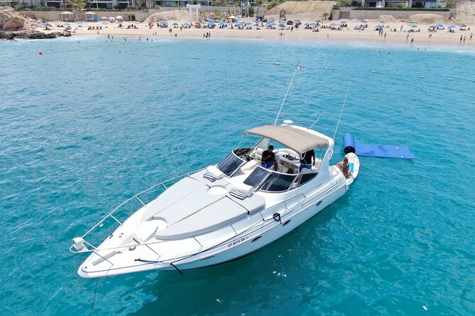 Cabo San Lucas Yacht Rental all inclusive - Stop 1: El Arco de Cabo San Lucas and the sea lions for real photos