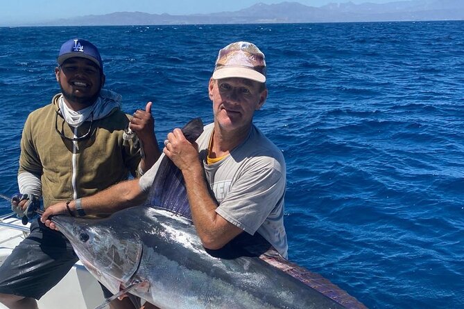 Exclusive Phantom II Fishing in Cabo San Lucas - Arch of Cabo cruising: the first 30 minutes that set the tone