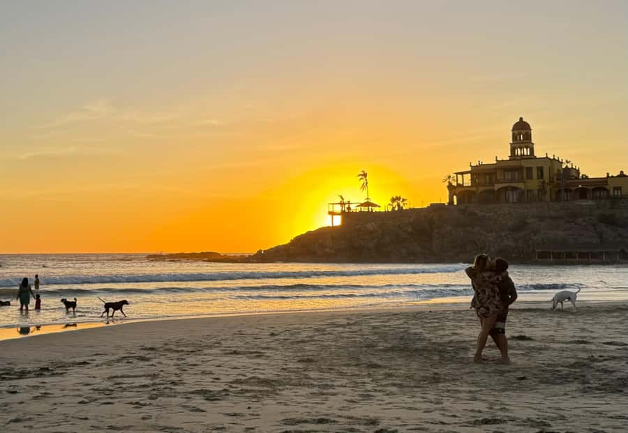 - From La Paz to Los Cabos: A Private Tour at Your Own Pace". - Pickup in La Paz, then breakfast at La Garita