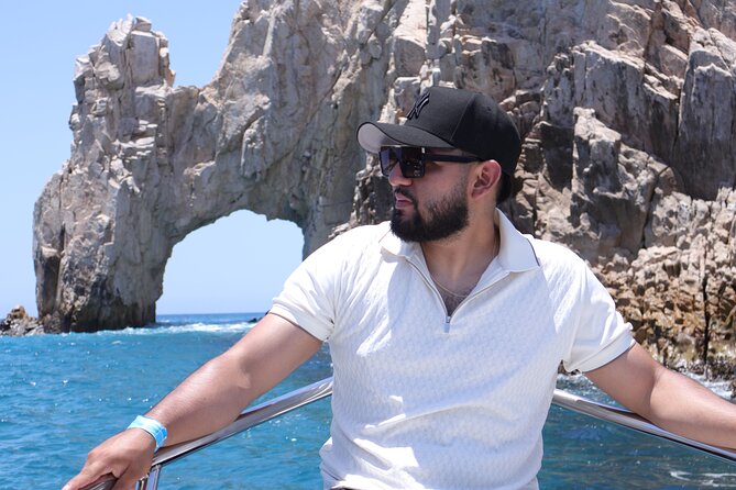 Group tour of the Cabo San Lucas Arch - Weather, motion, and that quick decision on the day