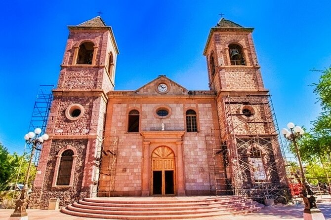 La Paz and Todos Santos Day Trip with Lunch - Todos Santos in 45 minutes: Hotel California and art-street strolling