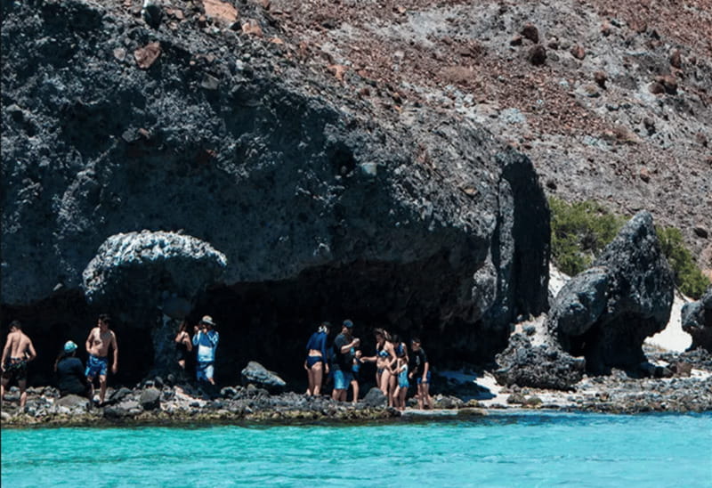 La Paz: Boat ride to Espiritu Santo island and sloop - San Gabriel Island: Birds, history notes, and why the stop matters