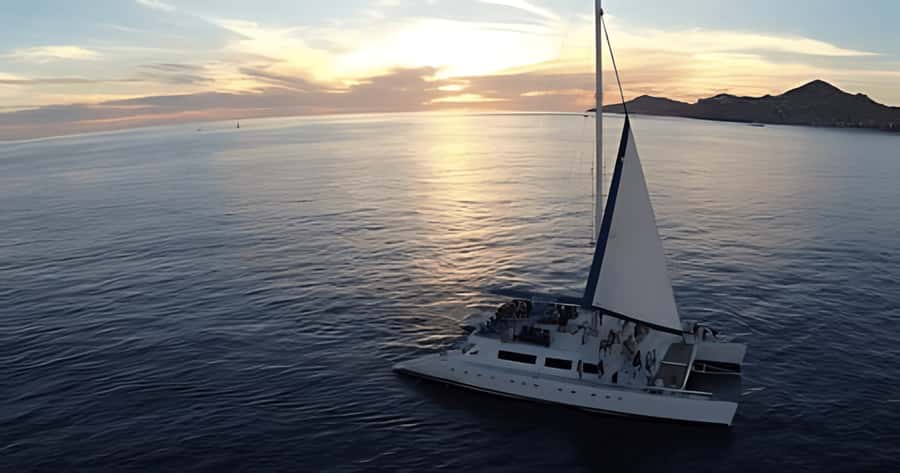 Los Cabos Catamaran: Iconic Sunset Cruise with Drinks & DJ - The Arch at sunset, and why the timing matters