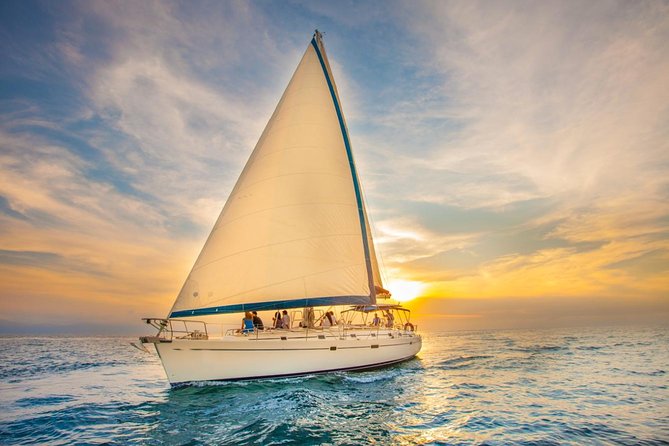Los Cabos Luxury Sunset Sail with Light Appetizers and Open Bar - The El Arco stop: 15 minutes that are all about photos and sea lions