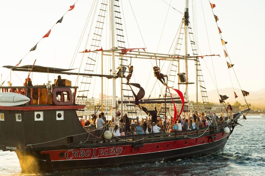 Los Cabos: Pirate Ship Sunset Cruise & Show with Dinner - Drinks, atmosphere, and the “only pirate boat” angle