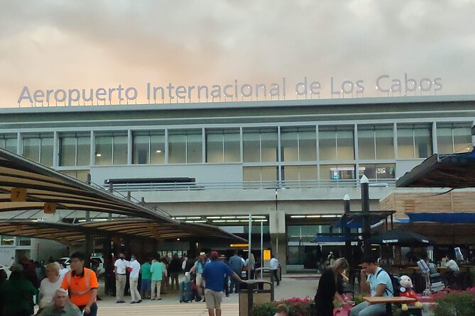 Los Cabos Private Transportation (Zone 3) One Way - Meeting Points Beyond the Airport: Strategic Pickup and Hotel Convenience