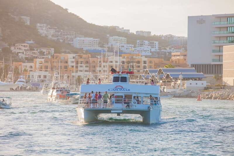 Los Cabos: Sunset Dinner Cruise with Transportation - Photo opportunities, and what you should bring