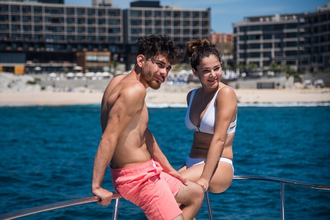 Luxury 42' Yacht Tour in Cabo for Snorkeling and Sunset - Price and value for up to 4 people