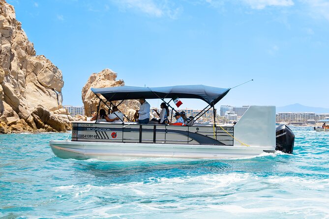 Luxury Boat Trip to the Arch - The main event: Pelican Rock, El Arco, and Lands End in about 45 minutes