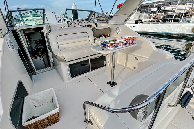 Luxury Yacht Charter and Arch Tour in Cabo San Lucas - A 3-Hour Sea of Cortez Yacht Tour from Cabo San Lucas Marina