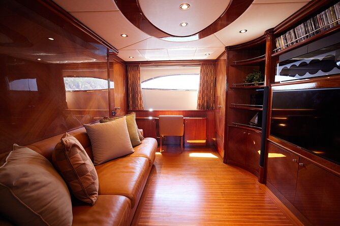 Number Juan 100ft Yacht Azimut Rental - Number Juan yacht size and staff, what you’re really paying for
