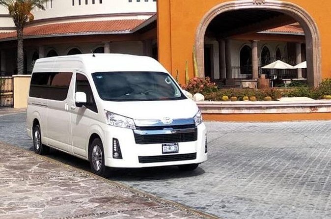 One Way Airport Transfer from SJD-Hotel or Hotel-SJD Cabo San Lucas Zone - Who should book this SJD one-way transfer
