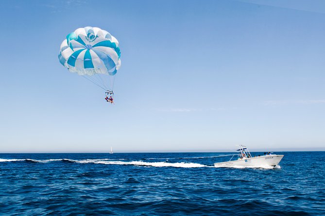 Parasailing Los Cabos Adventure - Photos and Extras: The Onboard Photographer Question