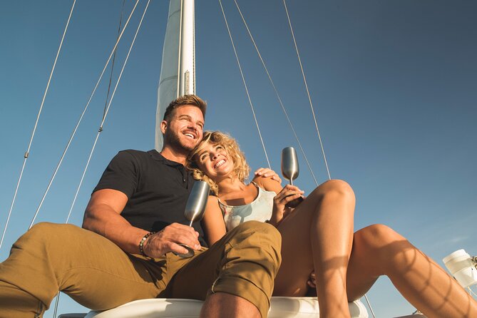 Private Cabo San Lucas Sunset Cruise on 33´ sailboat - Stop One: El Arco de Cabo San Lucas From Up Close
