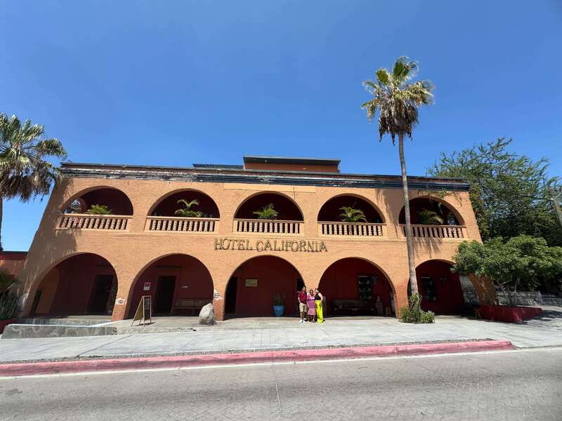 Private experience from Cabo San Lucas to La Paz: (Balandra beach) - Todos Santos walk: art, history, and real slowing down