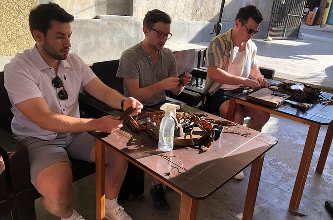 Private Puro Cigar Creation Workshop in Los Cabos - Eddie’s Teaching Style: Clear Steps and Lots of Encouragement