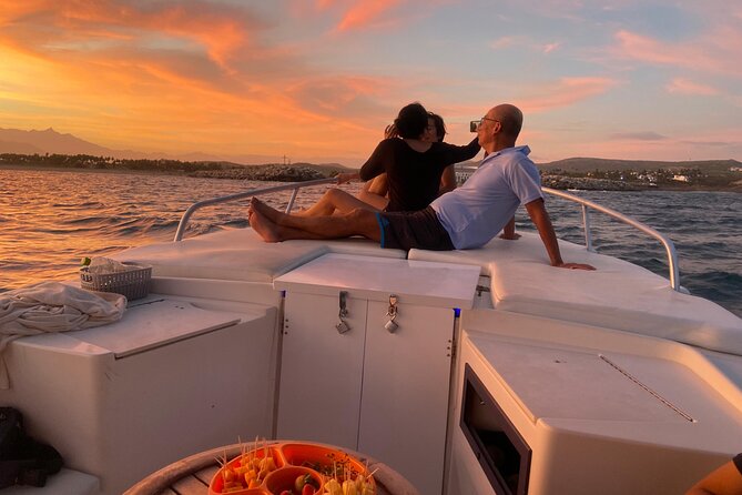 Private Sunset Cruise in San Jose del Cabo Appetizers,open bar - Cruising the calm Sea of Cortez at sunset, and when the sky really matters