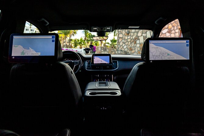 Private SUV Round-Trip from Airport to Hotels in the Corridor - The optional 30-minute shopping stop, when it helps and when it hurts