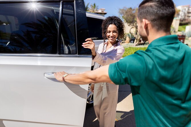 Private SUV Round-Trip from Airport to Hotels in Todos Santos - Price and value for a group of up to 5