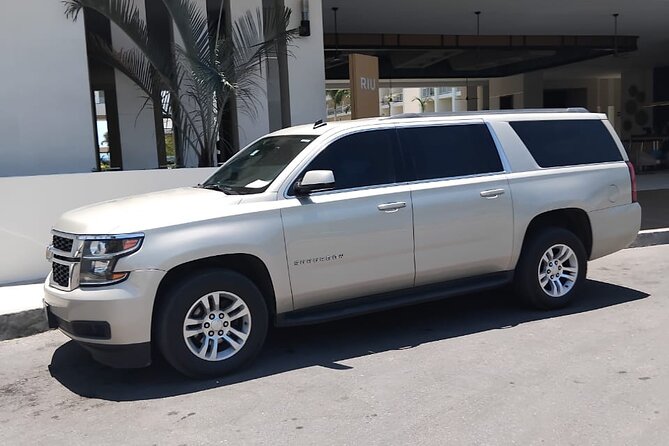 Private SUV RoundTrip from Airport to Hotels Pacific Area Zone 4 - The ride to Zone 4 hotels: comfort, courtesy, and traffic smarts