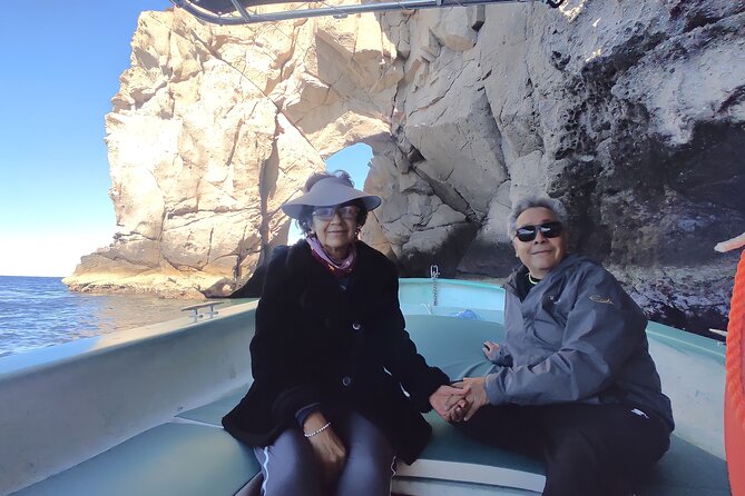 Private Tour to Isla Espiritu Santo and snorkel with sea lions - A private 7-hour boat day to Isla Espíritu Santo