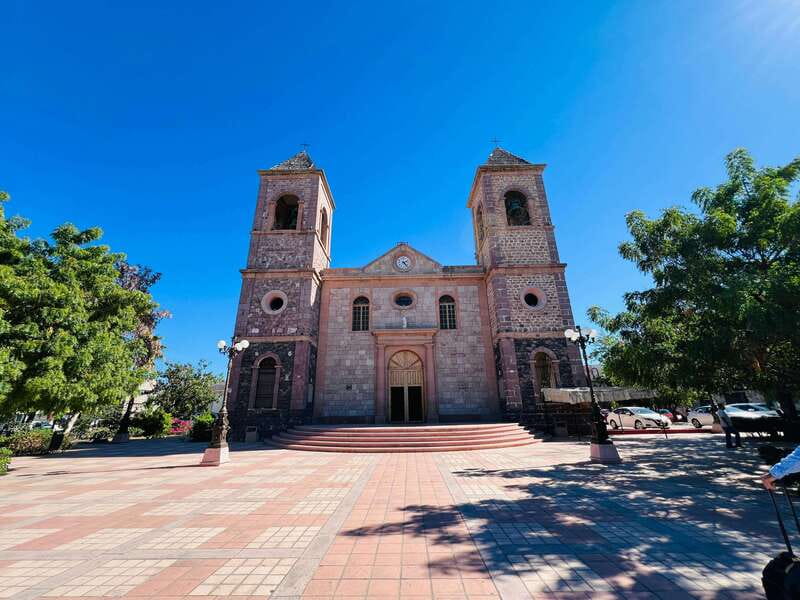 Private tour to La Paz, Balandra and Todos Santos from CABO - La Paz time: lunch plus murals and a boardwalk walk