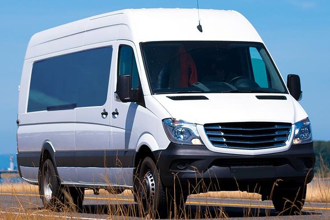 Private Transfer in Los Cabos Airport to hotels or vice versa - The experience inside the air-conditioned minivan
