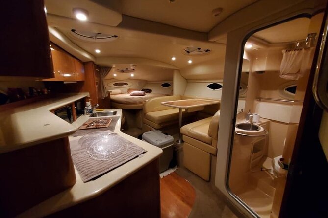 Private yacht rental for 2 hours - A 33-Foot Private Yacht Rental That Feels Like Your Own Time Slot