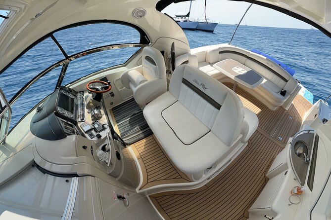 Private Yacht Sea Ray all-inclusive charter in Cabo - Stop 2: Medano Beach open bar break for actual relaxation