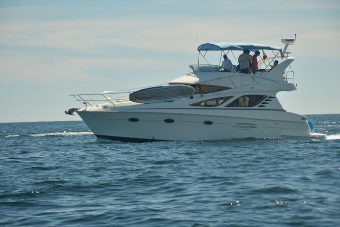 Pura Vida Yacht 42 FT with all inclusive service in Cabo - Water toys, snorkeling, and how to keep it comfortable